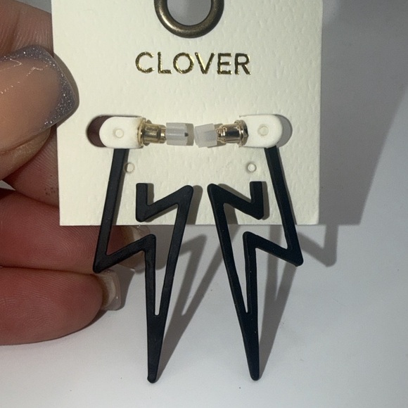 Jewelry - ❤️Clover Black Lightning Bolt Earrings